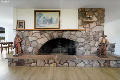 8975 S Pacific Hwy, Monmouth, OR 97361 - Photo 12