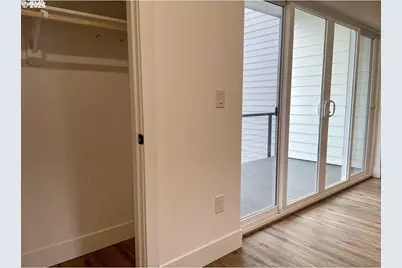 9023 NE Hoyt St, Portland, OR 97220 - Photo 4