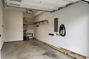 9023 NE Hoyt St, Portland, OR 97220 - Photo 18