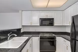 6605 W Burnside Rd, Portland, OR 97210 - Photo 6