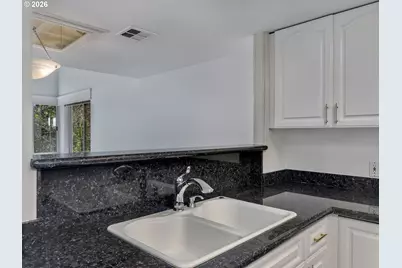 6605 W Burnside Rd #152, Portland, OR 97210 - Photo 8
