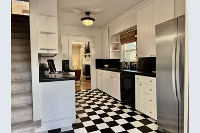 7252 N Jordan Ave, Portland, OR 97203 - Photo 8