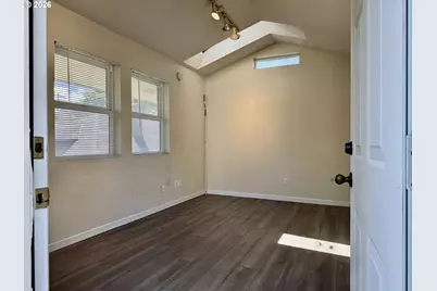 7252 N Jordan Ave, Portland, OR 97203 - Photo 18