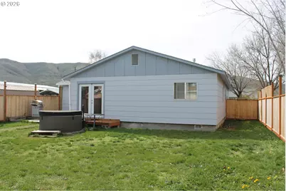 2320 21st St, Baker City, OR 97814 - Photo 18