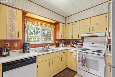 205 S 54th St #8, Springfield, OR 97478 - Photo 8