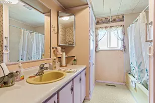 205 S 54th St, Springfield, OR 97478 - Photo 16