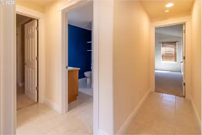 395 N Summerwood St, Roseburg, OR 97471 - Photo 22