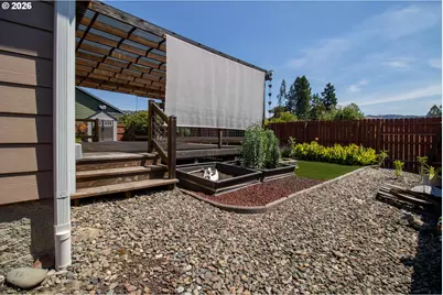 395 N Summerwood St, Roseburg, OR 97471 - Photo 38