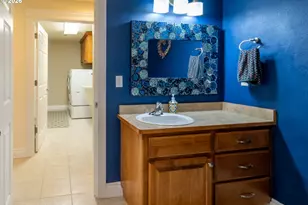 395 N Summerwood St, Roseburg, OR 97471 - Photo 26