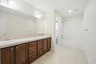 11001 NW 12th Ave, Vancouver, WA 98685 - Photo 30