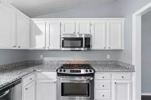 895 SW 166th Ave, Beaverton, OR 97006 - Photo 10