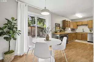 1038 NE 113th Ave, Portland, OR 97220 - Photo 10