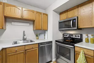 1038 NE 113th Ave, Portland, OR 97220 - Photo 14