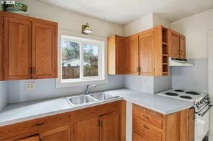 7420 SE Lincoln St, Portland, OR 97215 - Photo 12