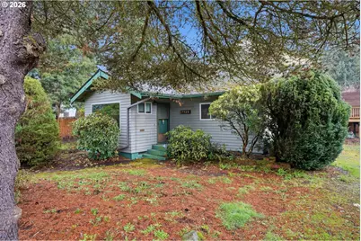 7420 SE Lincoln St, Portland, OR 97215 - Photo 2