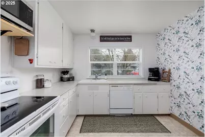 11805 SW Lincoln Ave, Portland, OR 97223 - Photo 14