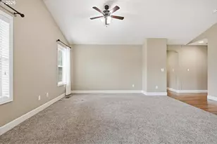 1075 Sage St, Silverton, OR 97381 - Photo 34