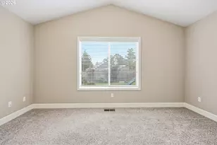 1075 Sage St, Silverton, OR 97381 - Photo 18