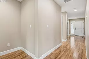 1075 Sage St, Silverton, OR 97381 - Photo 8