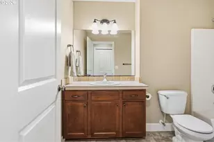 1075 Sage St, Silverton, OR 97381 - Photo 10