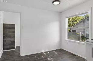 631 W Union St, Roseburg, OR 97471 - Photo 10