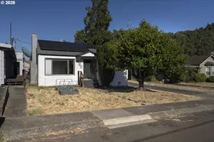 631 W Union St, Roseburg, OR 97471 - Photo 14