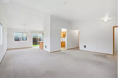 511 SE Clark Ave, Battle Ground, WA 98604 - Photo 6