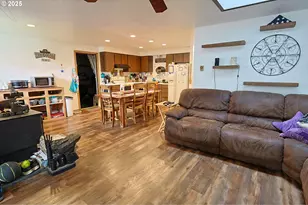 770 S Wasson St, Coos Bay, OR 97420 - Photo 12