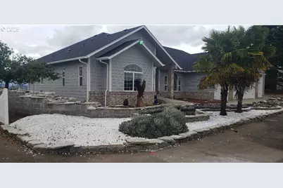 2984 NW Stacie Ct, Roseburg, OR 97471 - Photo 1