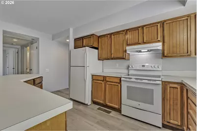 15765 SW Highland Ct, Portland, OR 97224 - Photo 8