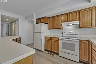 15765 SW Highland Ct, Portland, OR 97224 - Photo 8