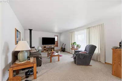 28095 Clear Lake Rd, Eugene, OR 97402 - Photo 14