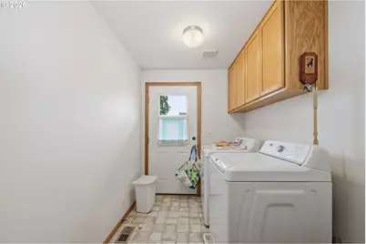 28095 Clear Lake Rd, Eugene, OR 97402 - Photo 22