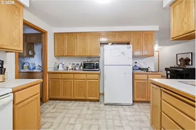 28095 Clear Lake Rd, Eugene, OR 97402 - Photo 8