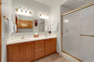 1789 Lake Shore Dr, Eugene, OR 97408 - Photo 36