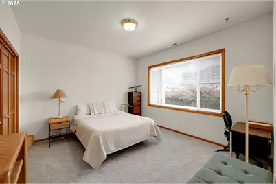 1789 Lake Shore Dr, Eugene, OR 97408 - Photo 8