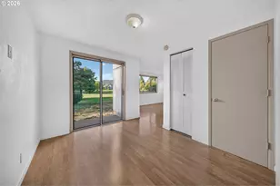 30 T St, Springfield, OR 97477 - Photo 8