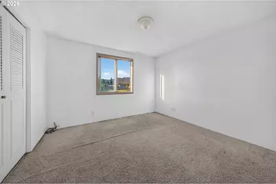 30 T St, Springfield, OR 97477 - Photo 16