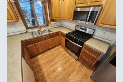 8330 NE 16th St, Vancouver, WA 98664 - Photo 10