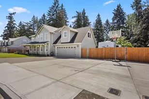 724 E 7th St, La Center, WA 98629 - Photo 2