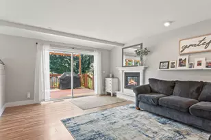 724 E 7th St, La Center, WA 98629 - Photo 8