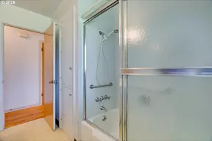 9734 SE Harrison St, Portland, OR 97216 - Photo 16