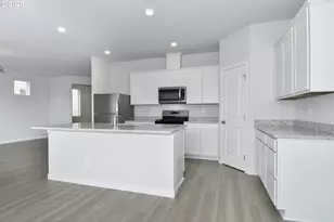 1375 Owl Ave, Woodburn, OR 97071 - Photo 6