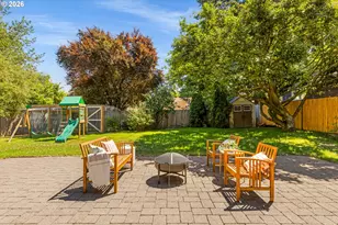 9050 SW Capitol Hwy, Portland, OR 97219 - Photo 32