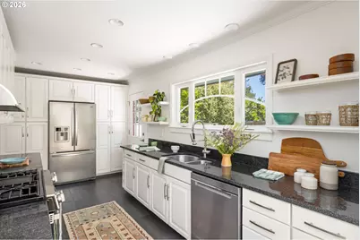 9050 SW Capitol Hwy, Portland, OR 97219 - Photo 16