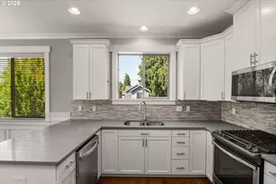8280 N Burrage Ave, Portland, OR 97217 - Photo 12