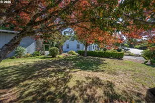 227 Border St, Myrtle Point, OR 97458 - Photo 6