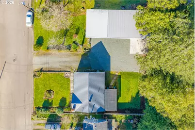 227 Border St, Myrtle Point, OR 97458 - Photo 4