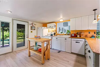 1395 Rockford Rd, Hood River, OR 97031 - Photo 10
