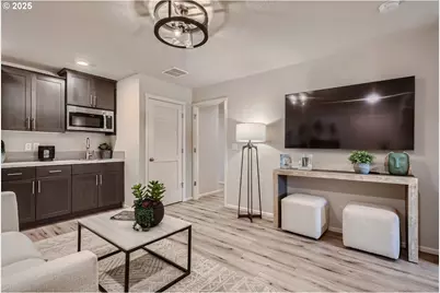 1011 Clemson St, Woodburn, OR 97071 - Photo 10